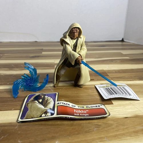 Vtg 2002 Star Wars NIKTO Jedi Knight Figure AOTC Attack of the Clones Lightsaber