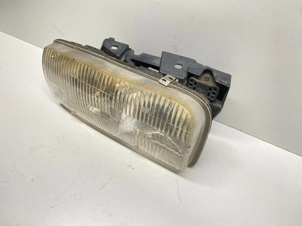 1994 - 1996 年 OLDSMOBILE 88 前右侧灯带雾灯原始设备制造商,114-00247 — 第 3/4 张图片