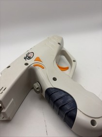 Mad Catz Sega Dreamcast Light Gun Controller Wired White/Gray Orange Trigger