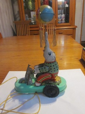 Vintage Pull Tin Toy Circus Elephant 8  long 11.5'' TALL WORKS MOISEMAKER