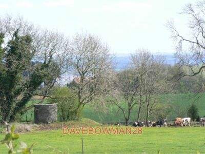 FOTO-LÜFTUNGSSCHACHT AM TIDENHAM-TUNNEL VOM OFFA-DEICHWEG ENTNOMMEN UND