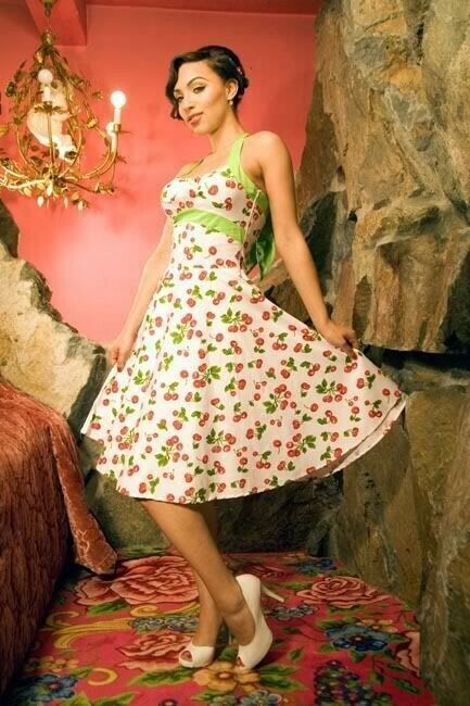 PINUP COUTURE DAISY WHITE CHERRY HALTER DRESS XS - retro PINUP COUTURE DAISY WHITE CHERRY HALTER DRESS XS - retro