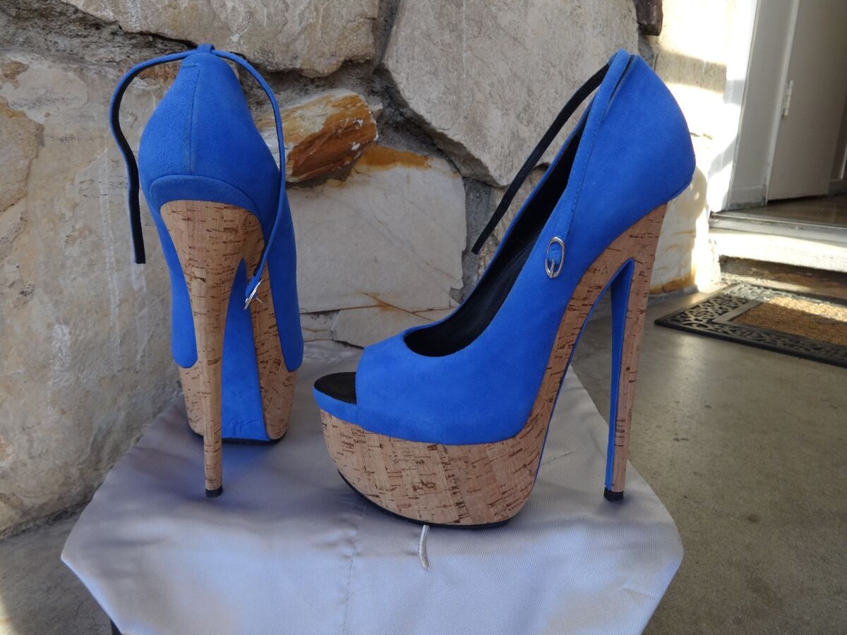 Giuseppe Zanotti Denny 115 Skyhigh Platform Pumps Blue Suede EU 39