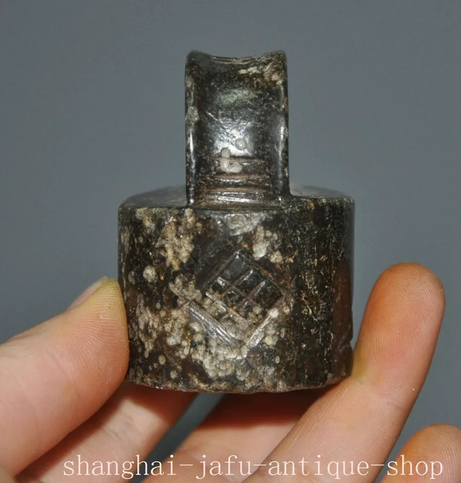 2.2" Cultura Hongshan Antiguo Jade Negro Tallado Sello Sello Sello Estatua Colgante Foto 3 de 4