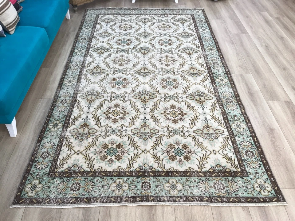 Wool rug, Antique rug, Floral rug, Boho rug, Vintage rug, Rustic rug, 5.9x10 ft - Image 3 of 4