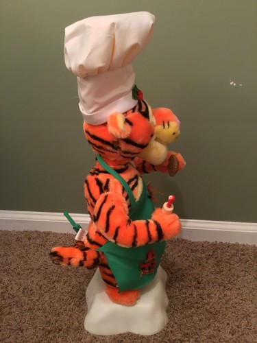 Disney Animated Talking Tigger Baking Cookies Christmas Display Figure Works - Picture 10 of 13