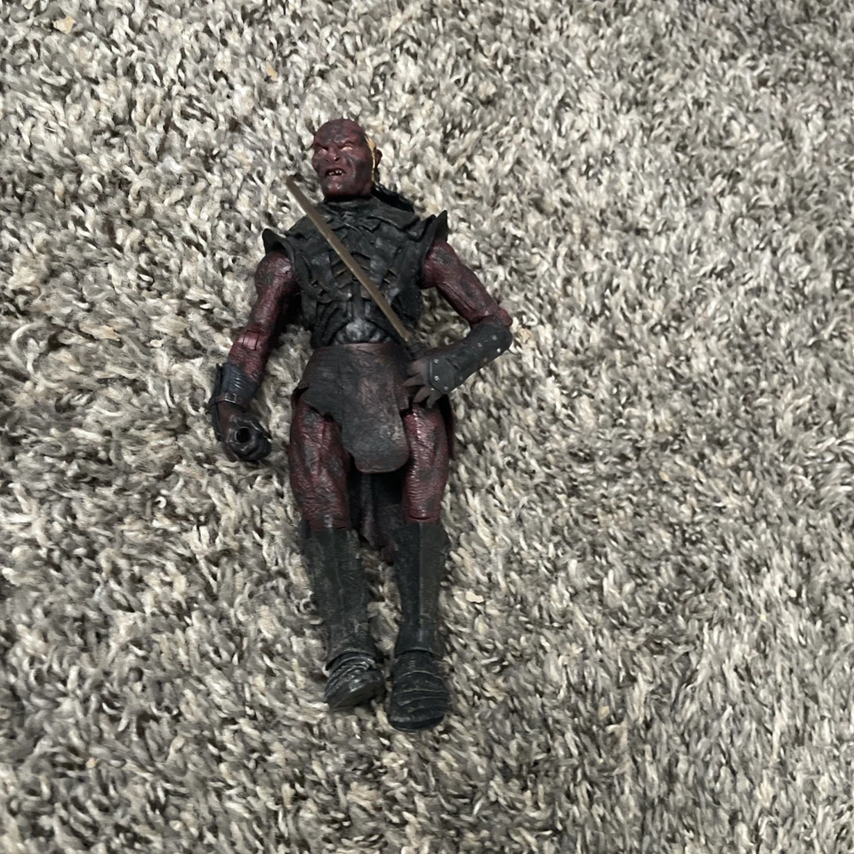 Figuras de acción LOTR TT El Señor de los Anillos Las Dos Torres Pippin y Ugluk Foto 2 de 4