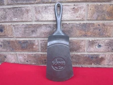 LODGE 5SK CAST IRON SKILLET CUSTOM MADE INTO A SPATULA FOLK ART