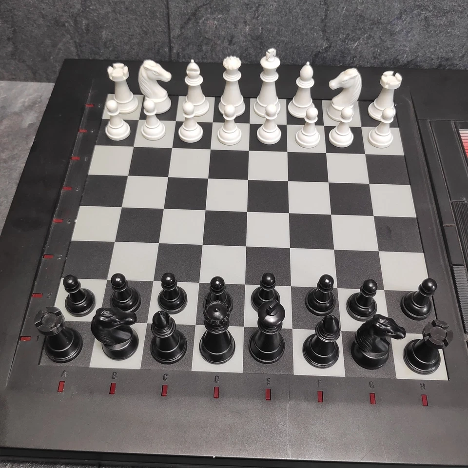 Kasparov GK 2100 Chess Computer Schachcomputer Vintage 1994 - Bild 3 von 4