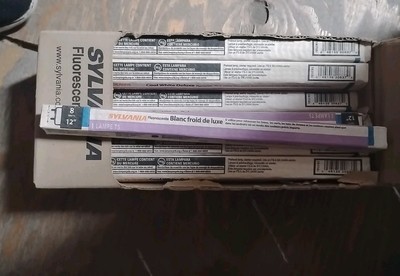 (2) SYLVANIA F8T5 CWX 8W 4100K Cool White Deluxe Bulb Lamps. New 