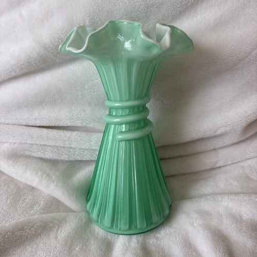 Vintage Fenton Green Uranium Glass Overlay Wheat Vase Cased White 7.5"