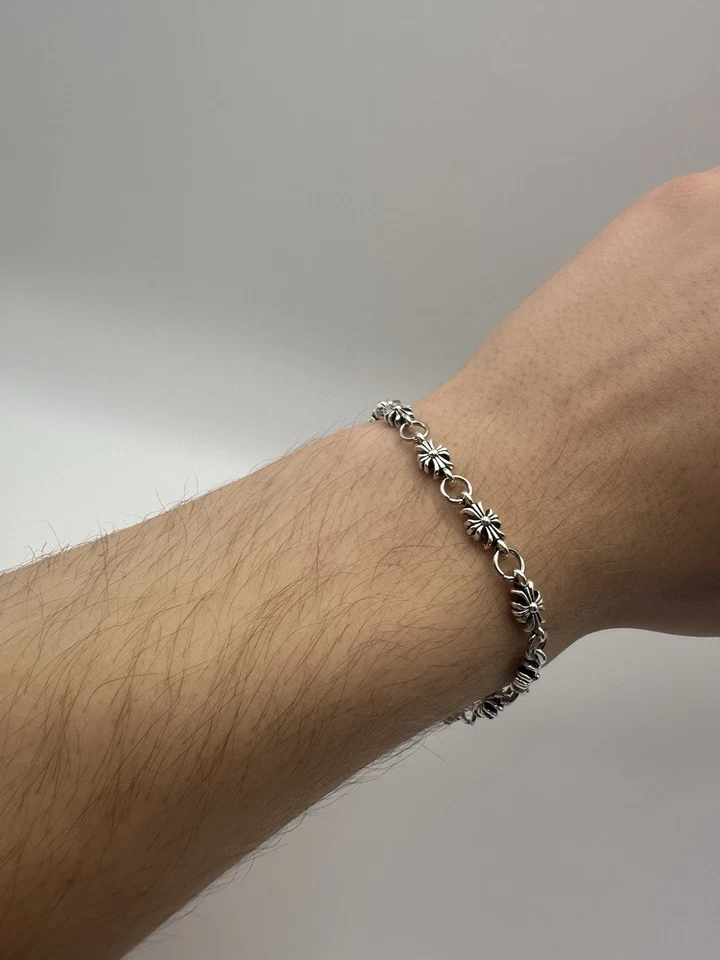 Pulsera Cruz Pequeña Estilo Cromo 22cm Foto 2 de 2