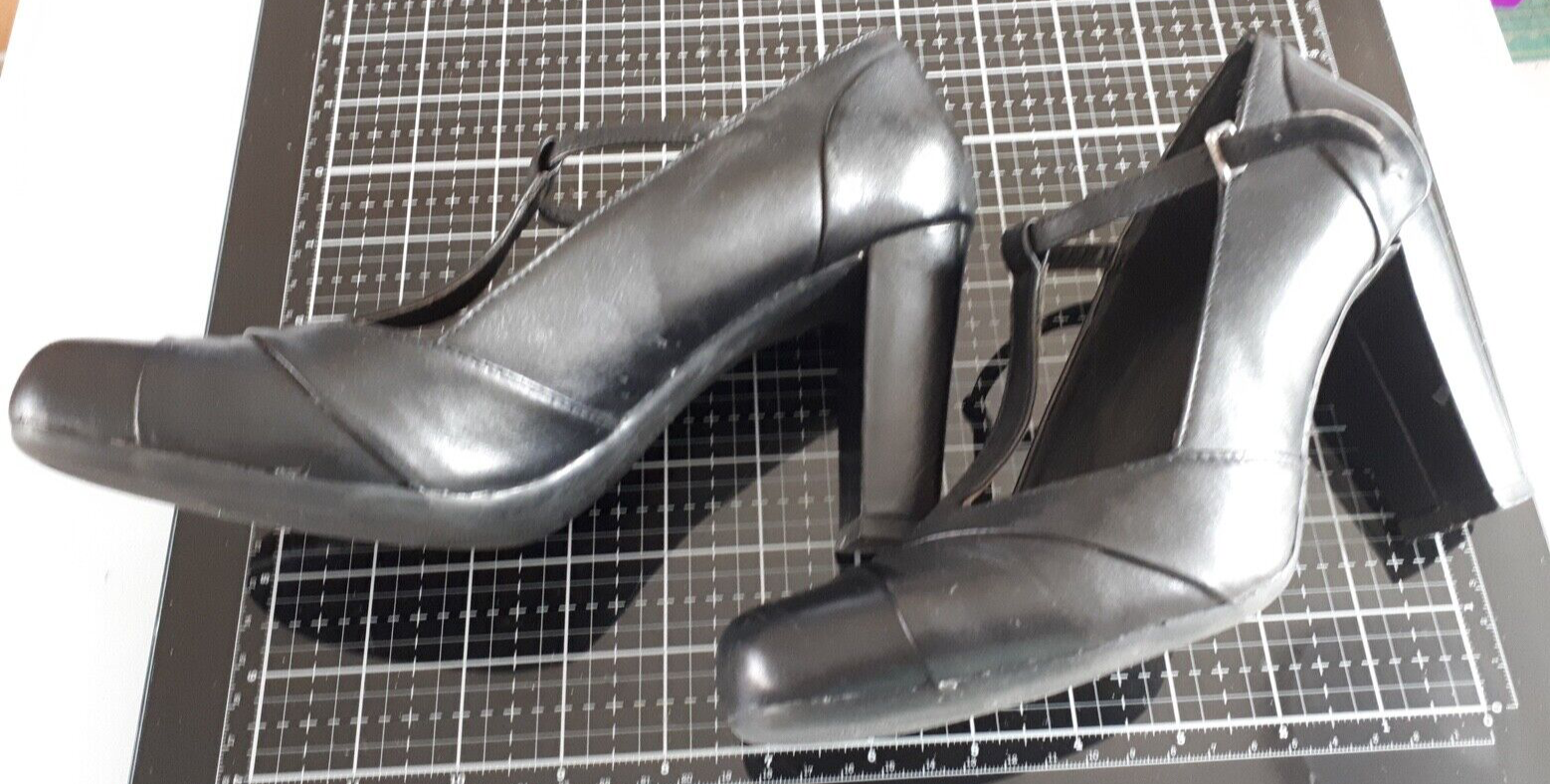 Clarks cushion soft ladies black shoes size 4 eBay