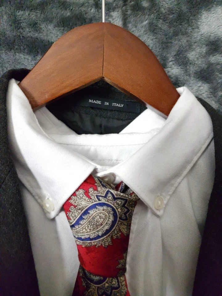 Blazer esportivo leve masculino Armani Emporio tamanho TG 52 EUC preto - Imagem 2 de 4