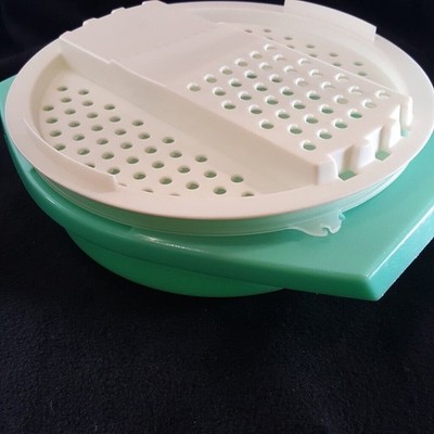Vintage Tupperware Mint Green Container 786-4 White Cheese Grater Z Lid 3 Piece