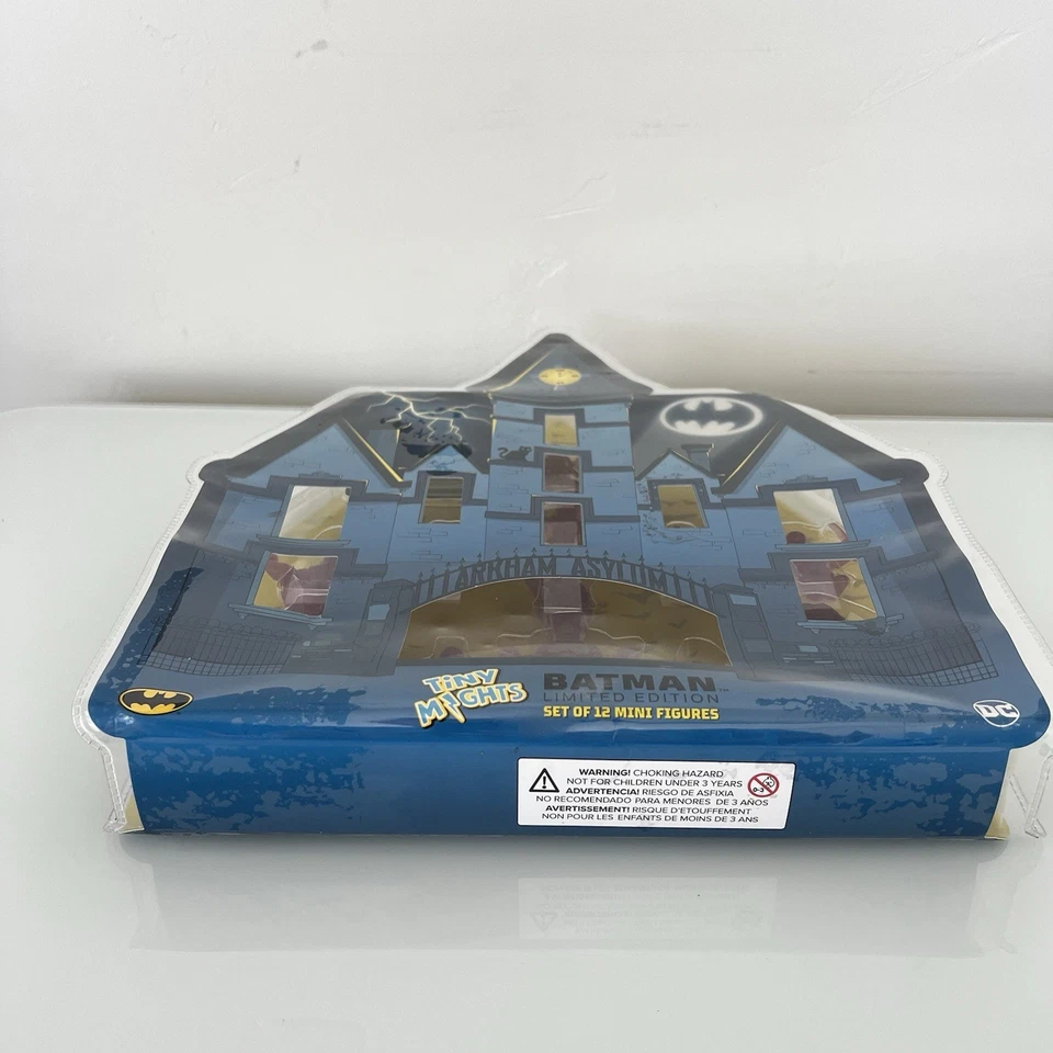 Culturefly DC Batman Tiny Mights Juego de 12 Mini Figuras Estuche EDICIÓN LIMITADA Foto 3 de 4