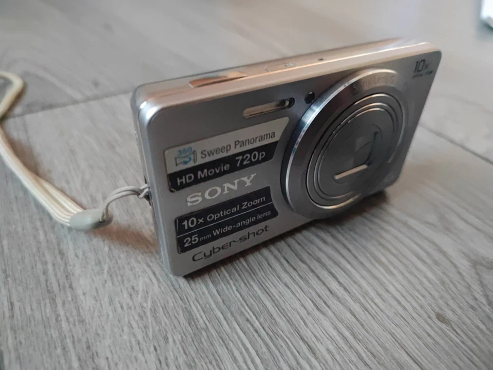 Sony Cyber-shot DSC-W690 16.1MP Digital Camera - Black - Image 3 of 4