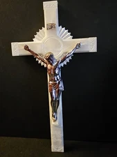 Vintage 1950s Pearlescent Finish On Celluloid Crucifix Wall Cross White &...