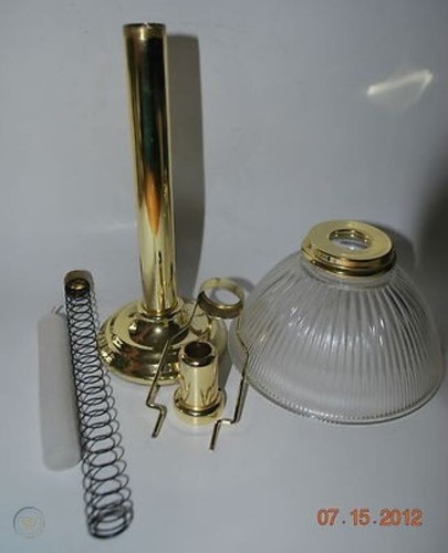 New in Box Vintage PartyLite GASLIGHT Utility Candle Lamp P0472 Brass Tone - Picture 2 of 3