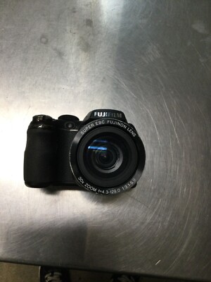 FujiFilm FinePix S4000 Digital Camera w/Super EBC Fujinon Lens