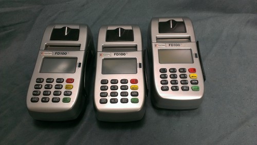 LOT of 3  First Data FD100 Credit Card Terminal Powers On AS IS - Picture 1 of 4