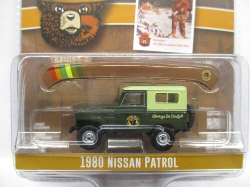 2024 GREENLIGHT SMOKEY BEAR SERIES 3 1980 NISSAN PATROL - Picture 2 of 2