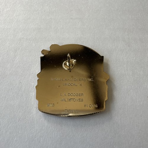 Unocal 76 Milestones Dodgers 12 Rookies of the Year Most in Majors 93' Lapel Pin - Picture 3 of 3