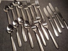 Oneida Peninsula Jordan Castle Flatware Service for 4. Used. 20 Pieces.
