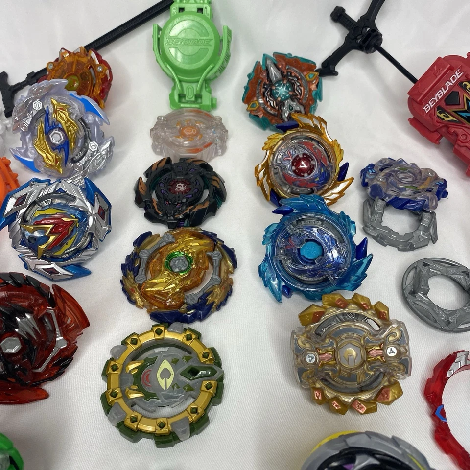 Lote de 30 Piezas Beyblades Y 7 Lanzadores Usados - Excelente Estado Foto 3 de 4
