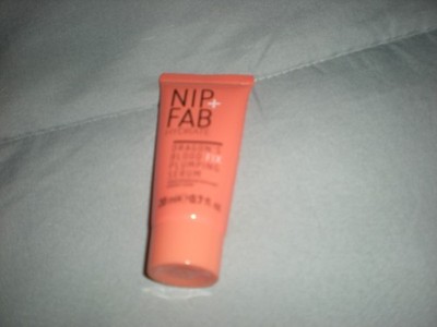 NIP + FAB Hydrate Dragon's Blood Fix Plumping Serum 20 ml  0.7  Fl. oz.