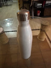 HD Designs Outdoors Stainless Steel Water Bottle White Vacuum Insulated Cap