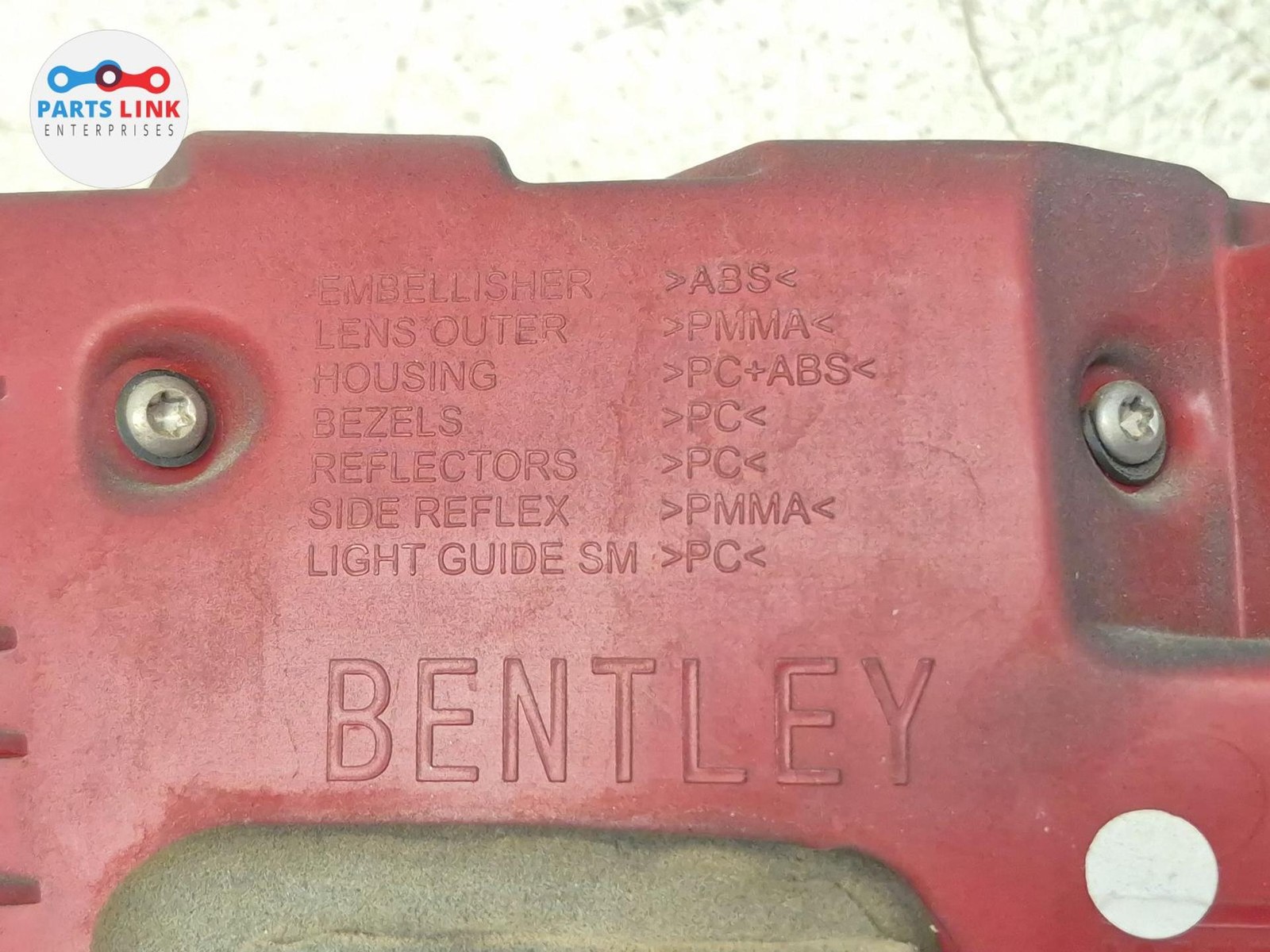 2016-20 BENTLEY BENTAYGA REAR LEFT TAILLIGHT QUARTER TAIL LIGHT BLACK TRIM 636