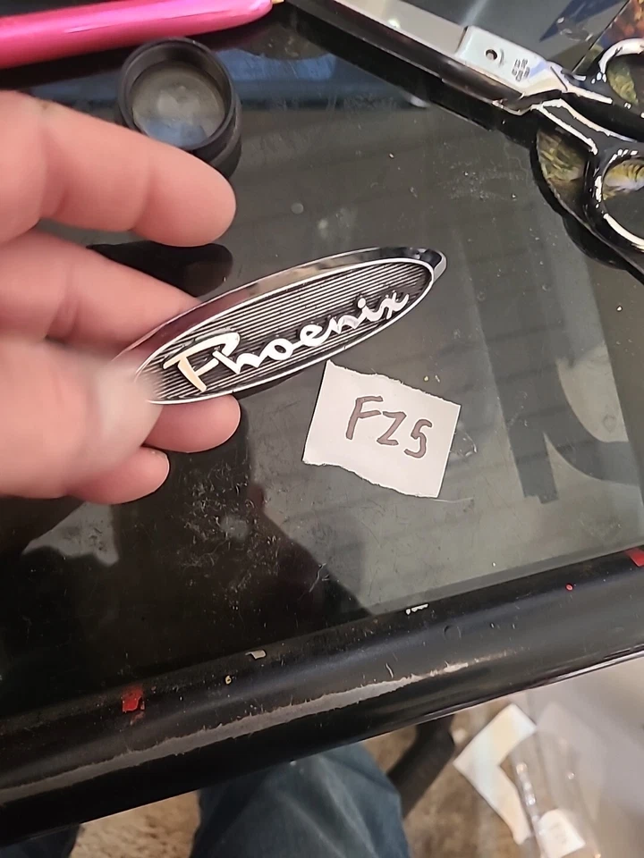 Emblema Dodge Phoenix 1960 de colección OEM Mopar 2080985 Bin FZ5 Foto 2 de 4