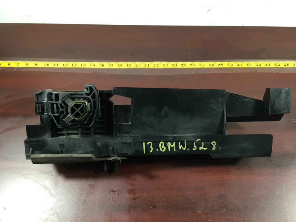 BMW 528i 535i 550i 2011-2016 soporte radiador agua lado derecho 7618772 OEM. Foto 3 de 4