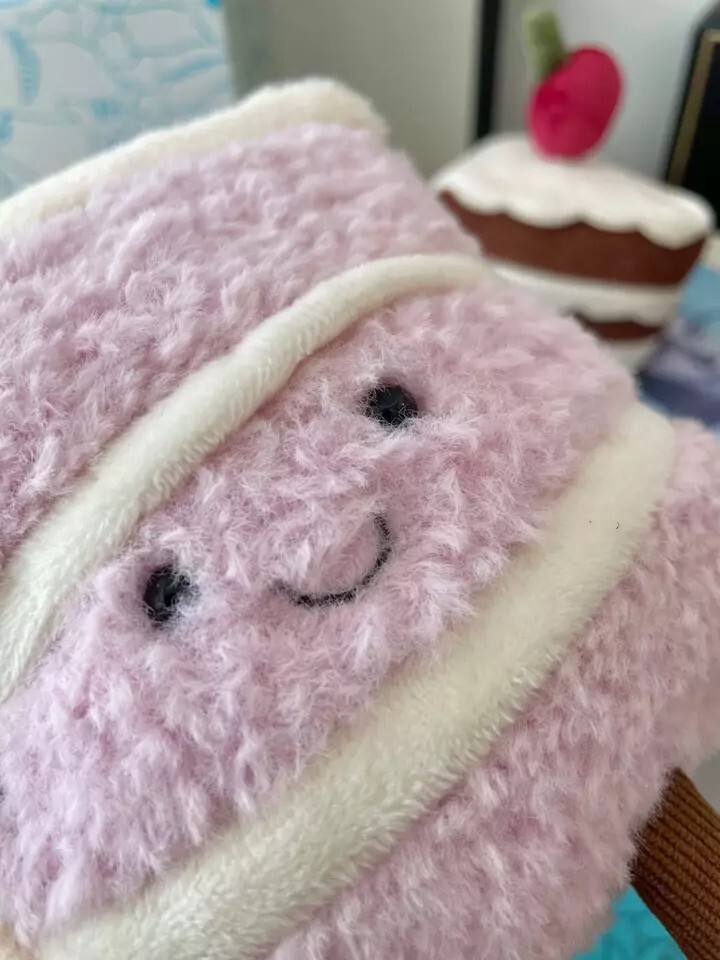 K*様 【新品】 ユウラン タロ ケーキ ぬいぐるみ　上海　イベ Jellycat Shanghai Amuseables Yulan Taro Cake Shanghai Exclusive | eBay