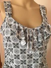White House Black Market tank Top white multiple color rayon spandex XS