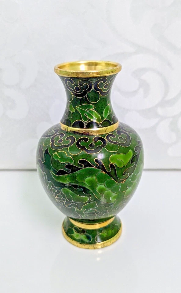 Vintage Chinese Cloisonné Enamel Emerald Green Vase: Dragon & Peony, 4" Tall - Image 4 of 4