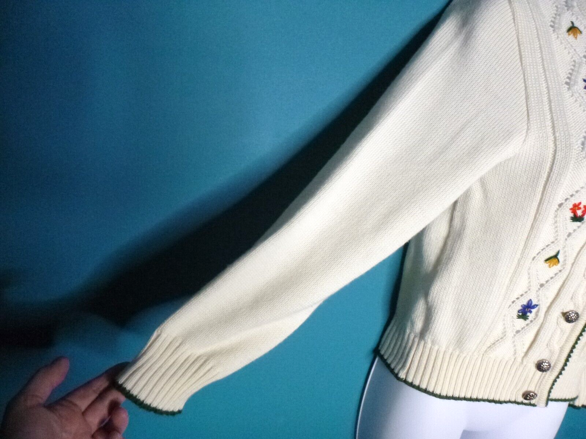 Vtg Pfister Cardigan Off White W/ Floral Embroidery Metal