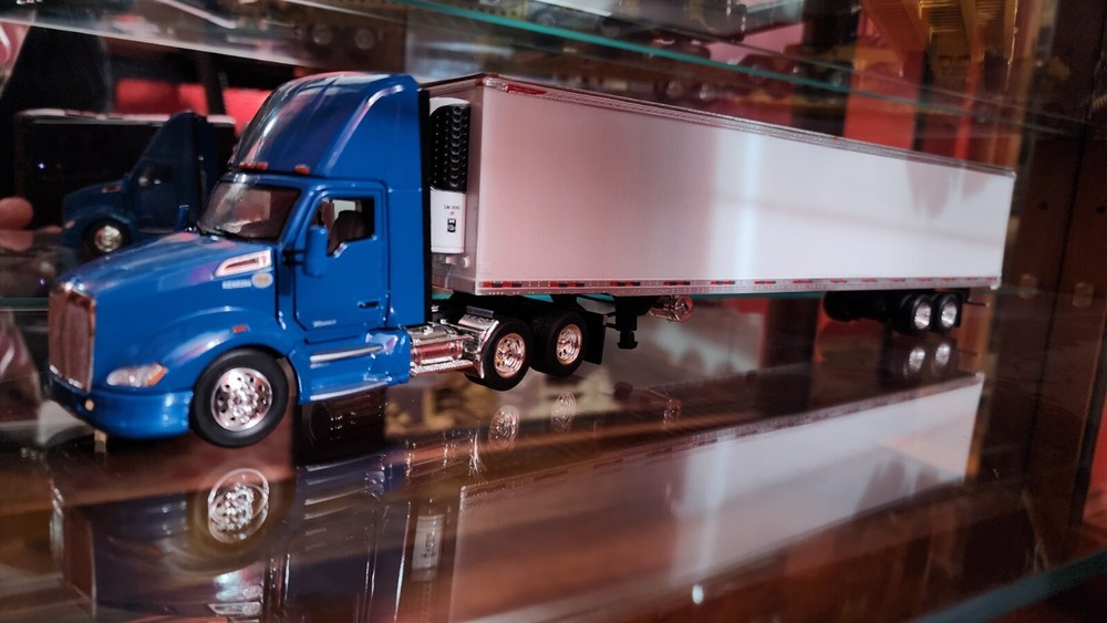 1/53 Scale, Tonkin, Kenworth T680 with 53' Reefer Trailer