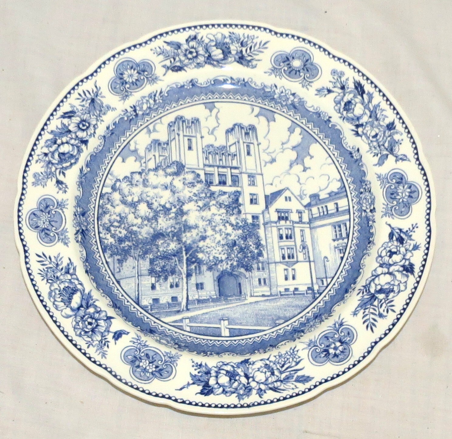 Wedgwood Yale 10.3/4 inch Dinner Plate - Vanderbilt Scientific Hall II 1906