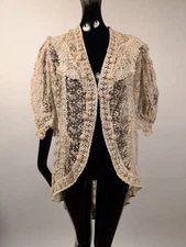 EDWARDIAN FLORAL WHITE LACE SWALLOWTAIL JACKET W BUTTON DETAILED FRONT