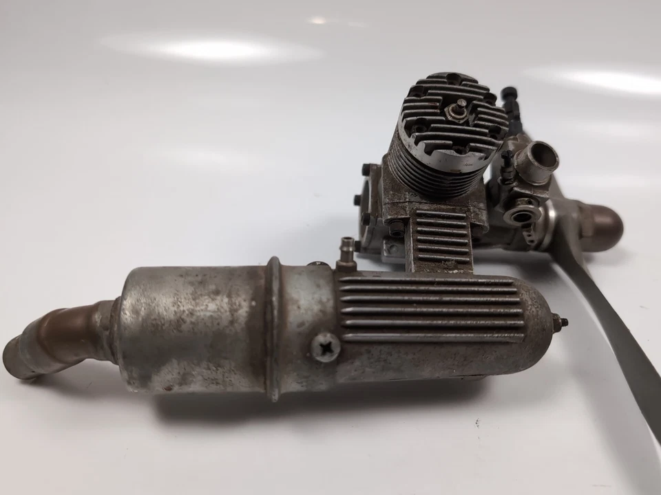 Magnum Pro .45 Nitro R/C Remote Control Model Airplane Engine w/Muffler - Image 4 of 4