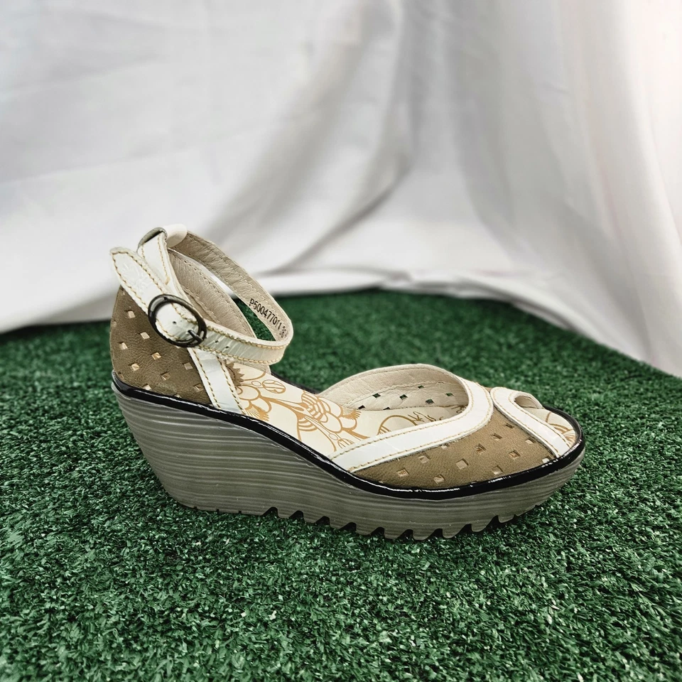 Fly London Ydel Sandalias Zapatos Mujer Talla 5.5-6 EE. UU. 36 UE Beige Blanco Cuero Foto 4 de 4