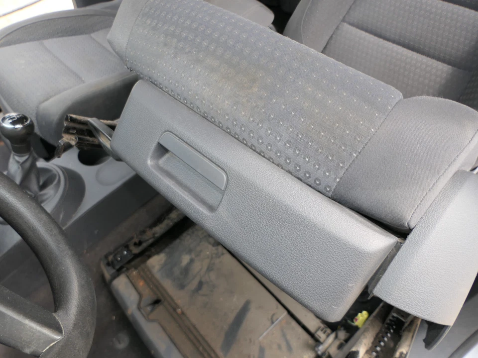 VW Touran 1T3 1T Sitz vorne links Fahrersitz Höhenverstellbar - Bild 4 von 4