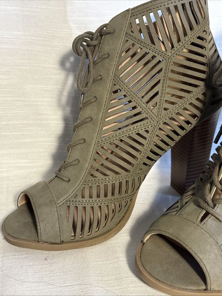 Mix no. 6 tacones de gladiador estilo shootee, con tiras Foto 2 de 4