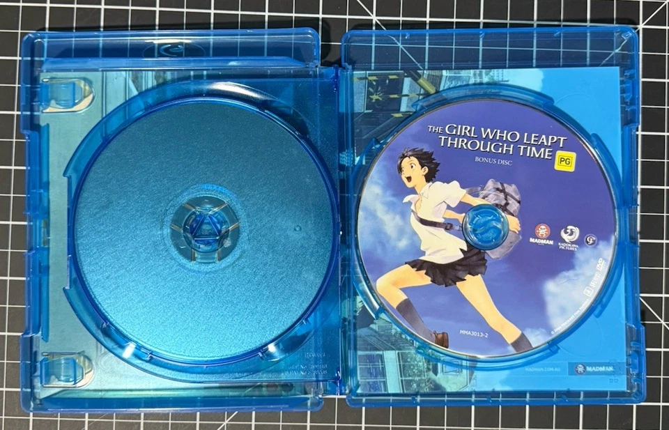 THE GIRL WHO LEAPT THROUGH TIME BLURAY/DVD  - Image 4 of 4