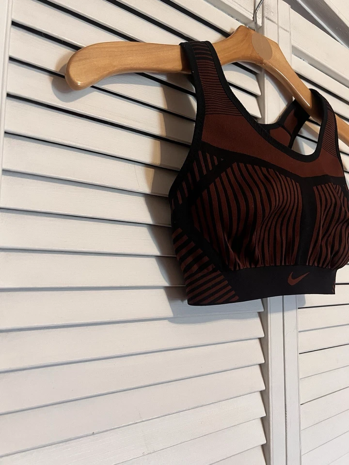 Sujetador deportivo NIKE para mujer talla pequeña S entrenamiento gimnasio yoga secado rápido marrón negro Foto 2 de 4