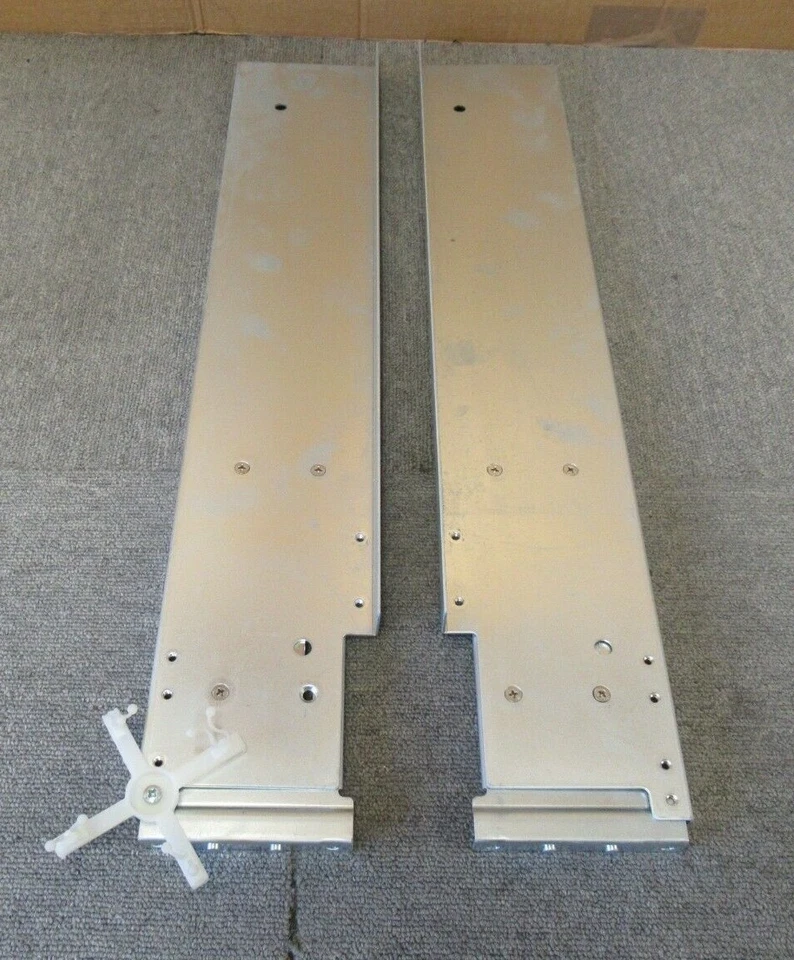 IBM 23R8824 23R8825 45E0691 45E0692 EXN1000 EXN3000 Expansion 19" Mounting Rails - Image 3 of 4
