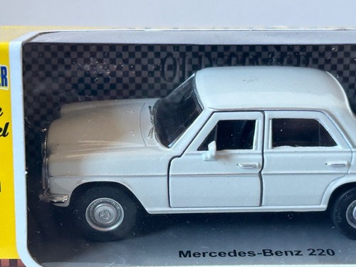 Mercedes-Benz 220 Car Model Diecast 1:34-1:39 Welly NO PERFECT PAINTWORK ON ROOF - Picture 3 of 5