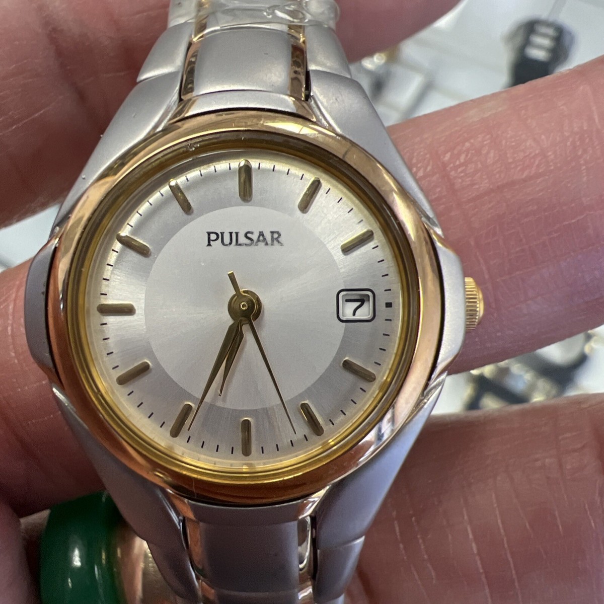 PULSAR Lady Wristwatch Brand New ( No Box)white Dial 